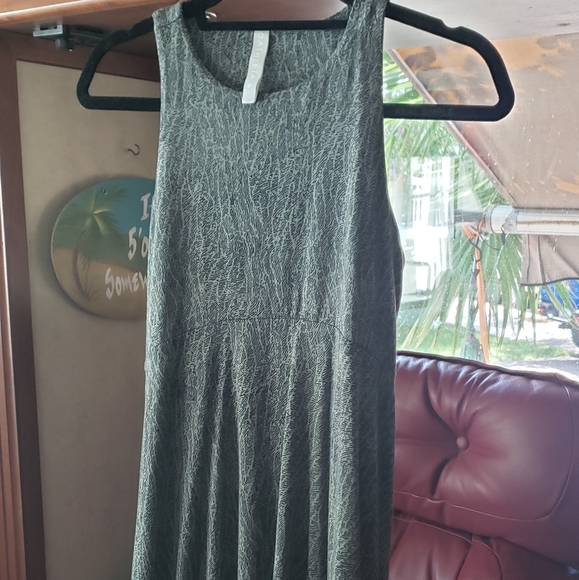 2 Adorable Athleta dresses. - Picture 3 of 6